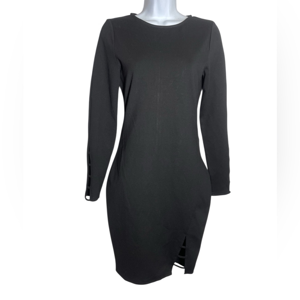 Lulu’s dress size medium solid black dress with cut out long sleeves 🖤🖤